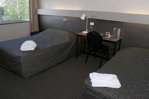 Brighton Hotel - Broome Tourism 4