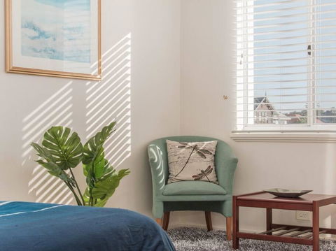 Waters Edge Apartment With Jetty - Broome Tourism 2