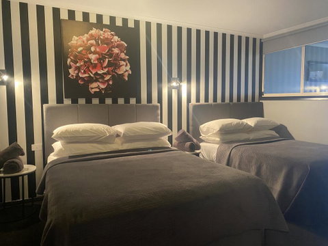 Waterside Holiday Rentals Unit 31 - Broome Tourism 1