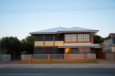 Waterside House Kalbarri - Broome Tourism 0