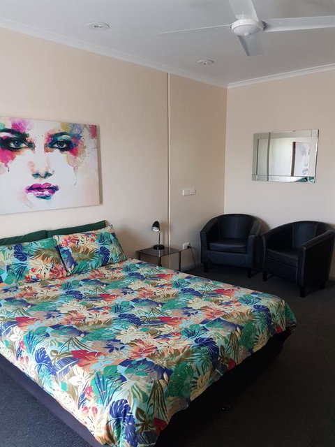 Wentworth Central Motor Inn - Broome Tourism 3