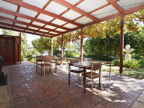 Wentworth Central Motor Inn - Broome Tourism 1
