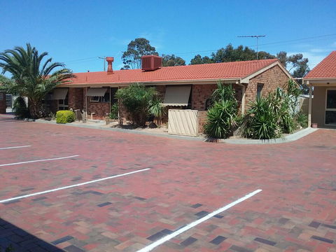 Werribee Park Motor Inn - Broome Tourism 2