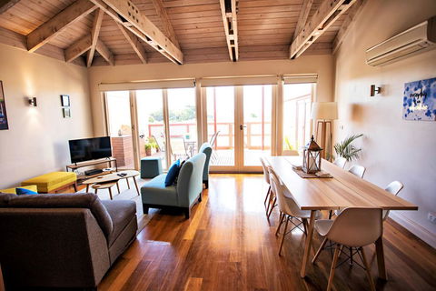 WHARF COTTAGE - Broome Tourism 0