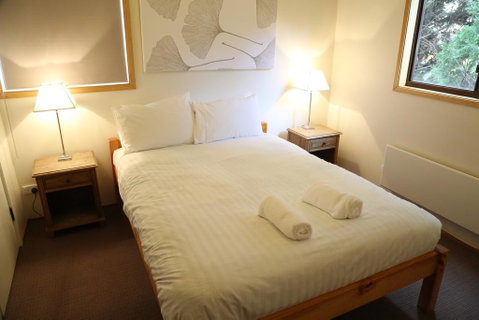 Whispering Pines 1 - Broome Tourism 3