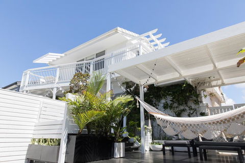 White Beach Cottage - Broome Tourism 0