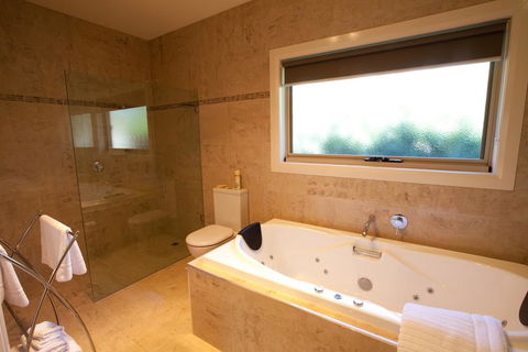Wild Cattle Creek Estate - Broome Tourism 3
