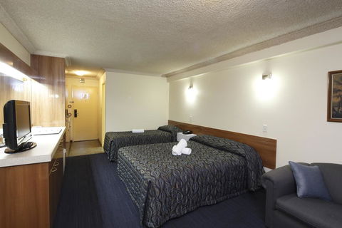 Windsor Lodge - Broome Tourism 1