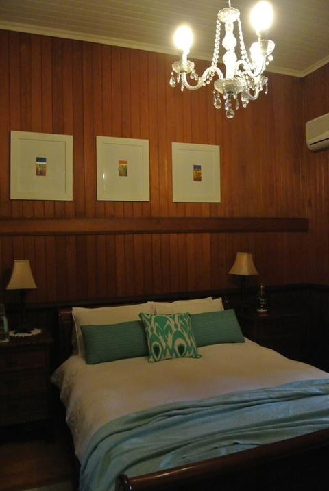 Wiss House Bed & Breakfast - Broome Tourism 0