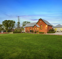 Woodend Old School House - Broome Tourism