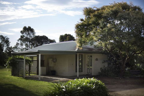 Woongara Cottage - Pet Friendly Country Retreat - Broome Tourism 1