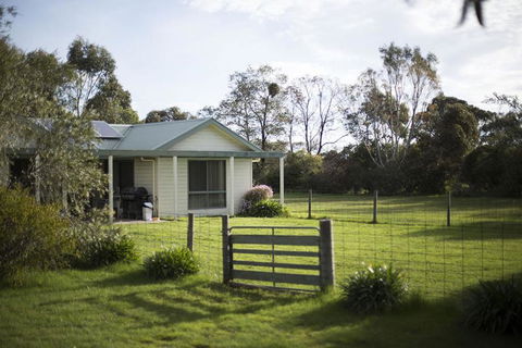 Woongara Cottage - Pet Friendly Country Retreat - Broome Tourism 0