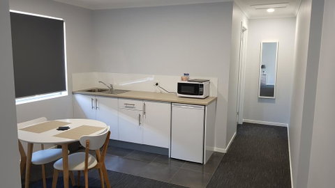 Wynnum Anchor Motel - Broome Tourism 3