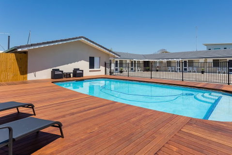 Wynnum Anchor Motel - Broome Tourism 0