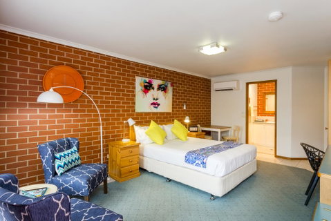 Yackandandah Motor Inn - Broome Tourism 1