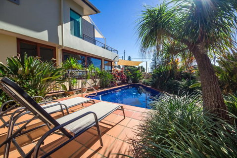 Yamba Beach Motel - Broome Tourism 1