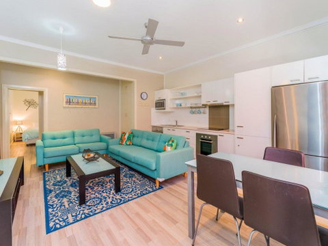 Yamba Daze - Sunset - Pet Friendly - Broome Tourism 1