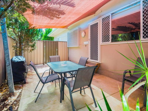 Yamba Daze - Sunset - Pet Friendly - Broome Tourism 0