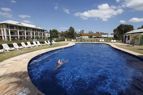 Yarrawonga Mulwala Golf Club - Broome Tourism 0