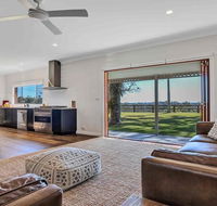 Your Luxury Escape - Paul's Farmhouse at Newrybar - Broome Tourism