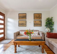 Spacious Bungalow5min walk to station5min to Box HillWiFiParking - Broome Tourism