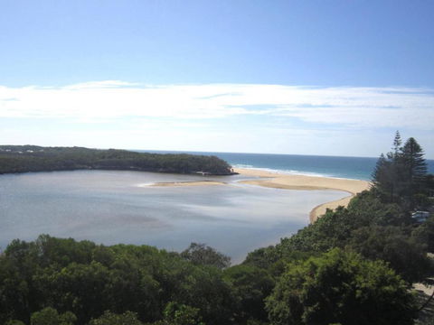 Breathtaking Views Over Currimundi Lake! - Broome Tourism 0