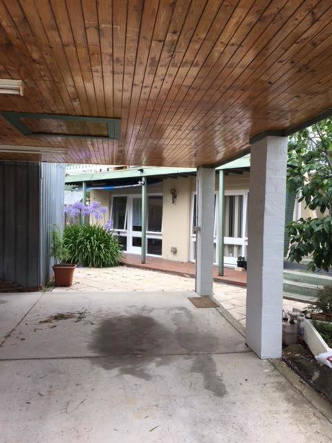 A2, 9A In The East Suburb - Broome Tourism 1
