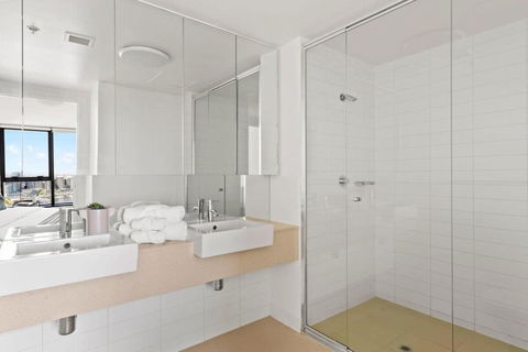 A 2BR Apt With Amazing Harbor Views FREE Parking - Broome Tourism 2