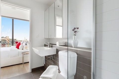 A 2BR Apt With Harbour Views And FREE Parking - Broome Tourism 2