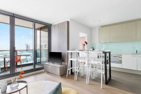 A 2BR Apt With Harbour Views And FREE Parking - Broome Tourism 3