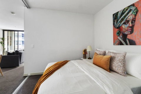 A Chic 2BR Apt Near Southern Cross, With Secure Parking - Broome Tourism 2