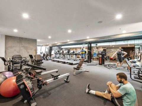 A Chic 2BR Apt Near Southern Cross, With Secure Parking - Broome Tourism 3