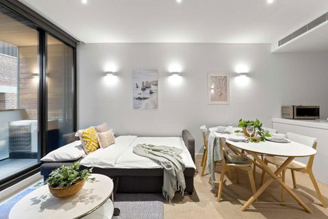 A Chic & Comfy 2BR Apt Near Federation Square - Broome Tourism 1