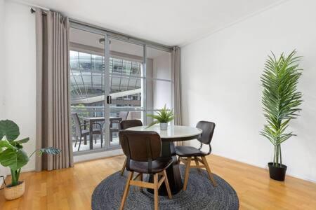 A Comfy Studio For 5 Next To Darling Harbour - Broome Tourism 4