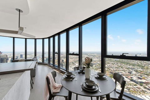 A Cozy 3BR Apt With Panoramic Views FREE Parking - Broome Tourism 2