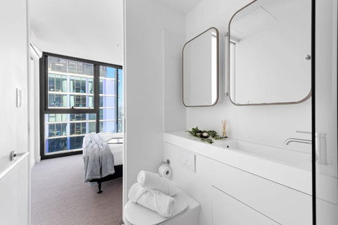 A Cozy & Comfy 2BR Apt Up In The Clouds Near CBD - Broome Tourism 2