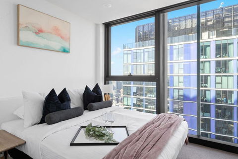 A Cozy & Comfy 2BR Apt Up In The Clouds Near CBD - Broome Tourism 4