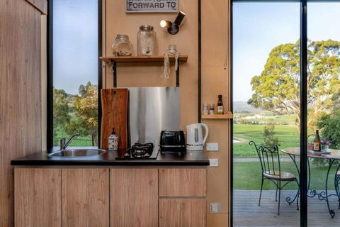 A Dam Good View By Tiny Away - Broome Tourism 2
