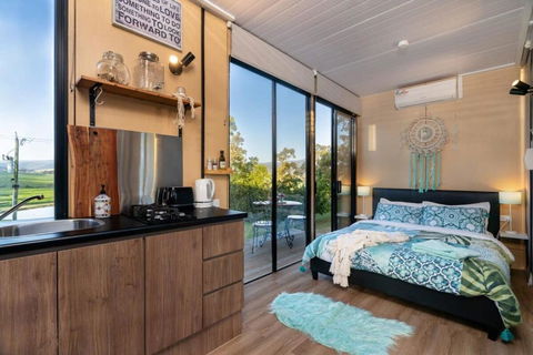 A Dam Good View By Tiny Away - Broome Tourism 4