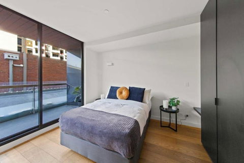 A Modern & Spacious 2BR Apt Near Melbourne Uni - Broome Tourism 0