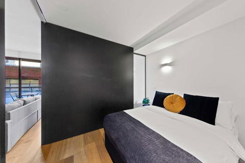 A Modern & Spacious 2BR Apt Near Melbourne Uni - Broome Tourism 1