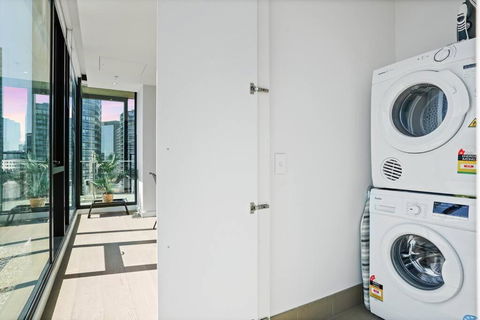 Absolute Bay View Waterfront Getaway Apt 2B2B1C - Broome Tourism 1