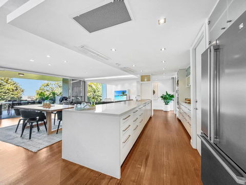 Absolute Beachfront Beach House With Amazing Views - Broome Tourism 3