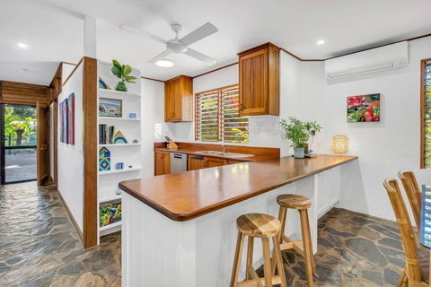 Absolute Beachfront, Heart Of Port Douglas - 24 S - Broome Tourism 2
