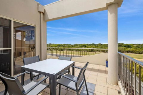 Absolute Beachfront Retreat On The Esplanade - Broome Tourism 1