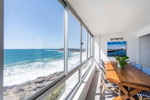 Absolute Oceanfront Yamba - Oceanstays - Broome Tourism 3