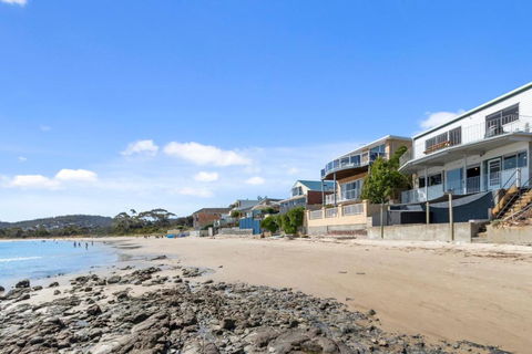 Absolute Waterfront Only 15 Minutes From Hobart - Broome Tourism 0