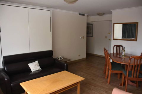 Accommodation Sydney: Hyde Park View 2 Bedroom 1 Bathroom Pet Friendly Apartment - Broome Tourism 2