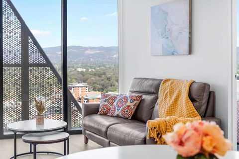 Adelaide CBD Oasis - 2BR Realm Retreat - Level 19 - Broome Tourism 1
