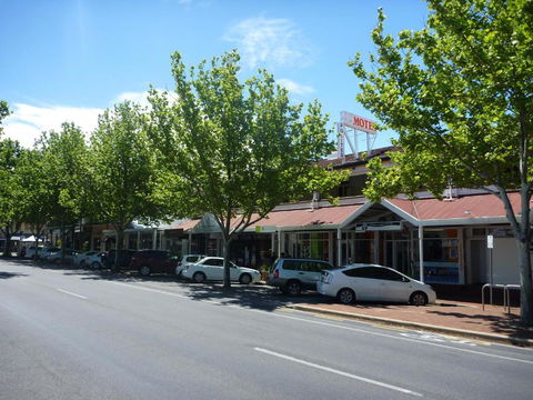 Adelaide Travellers Inn Backpackers Hostel - Broome Tourism 4